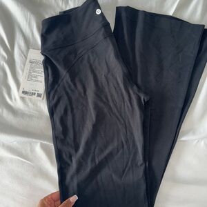Brand new lululemon athletica Black Groove Nulu Flared Pant